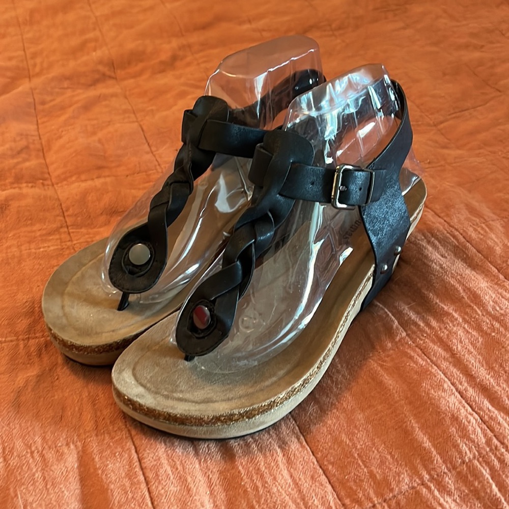 Pierre Dumas black sandal